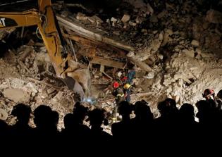 Pope Francis cancels address to lead prayers for Italy's earthquake victims