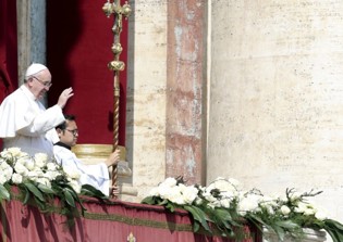 Pope Francis reminds pilgrims of God's mercy