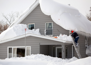 Buffalo Braces For More Snow, Thunder As Storm Continues