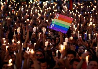 Franklin Graham joins thousands in prayer rally for Orlando shooting victims