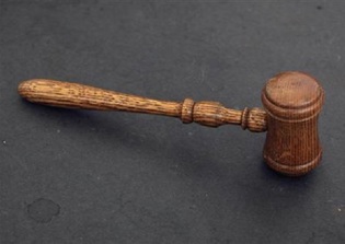 Man punches street preacher, judge sentences him to attend Baptist church for 12 Sundays