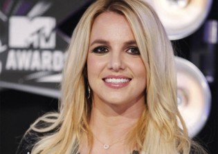 Britney Spears, Iggy Azalea New Song 2015: Singers to Team Up for New Single 'Pretty Girl' and Its Music Video