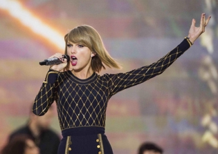Taylor Swift News 2015: Swift Makes $50,000 Initial Donation to New York Public Schools