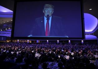 Trump's evangelical advisers reject calls to abandon president