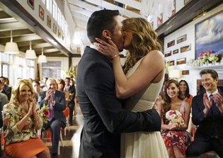 'Revenge' Finale Spoilers, Plot Recap: Amanda Finds Happy Ending, But Is She Alive Because of Victoria?