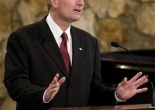 Franklin Graham clarifies he did not endorse Donald Trump or Hillary Clinton