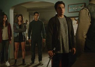 'Teen Wolf' season 6 news, spoilers: Malia tortures her father to get intel; the pack attempts to invade the rift to save Stiles