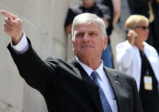 'No hope for Democratic and Republican parties,' says Franklin Graham on Decision America Prayer tour