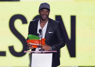 NFL star Russell Wilson announces Ciara's pregnancy