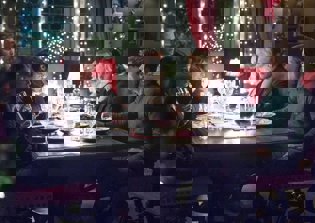 'The Vampire Diaries' season 8 spoilers: Uninvited guests crash Stefan and Caroline's Christmas dinner