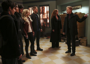 'Once Upon a Time' season 5 spoilers news: Hades asks for Emma's help in 'Firebird'