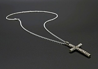 Math teacher under fire for banning cross necklaces in classroom