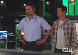 'Arrow' season 5 episode 8 spoilers: Oliver weds Laurel in 100th episode; new crossover trailer reveals alien threat