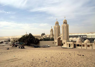 Brawl breaks out between Muslims and Christians during Egypt Eid celebrations