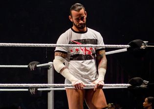 WWE rumors : CM Punk may return to the ring