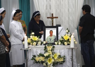 Brazilian Executed in Indonesia Unaware He Was About to Face Firing Squad, Claims Priest