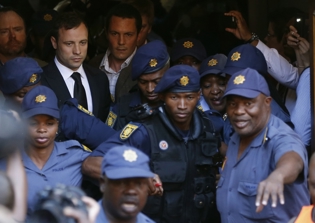 Oscar Pistorius Sentencing Date: Ahead of Oct. 13 Hearing, Focus on Phone Call to Ex Prior to Shooting Steenkamp