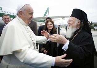 Pope Francis Encourages Middle East to Protect Christian Minority