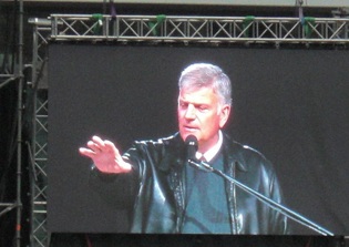 Franklin Graham on Hillary Clinton vs Donald Trump: Christians should vote for candidate they will 'at least have a voice with'