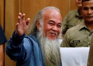 Abducted Catholic priest rescued by Philippine military in 'final push' to recapture Marawi