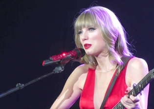 Taylor Swift in Porn Domain Purchases; Singer Takes Preemptive Measure Against Internet Trolls