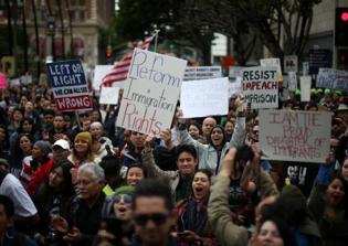 Most white evangelicals back Trump's travel ban, says Pew poll