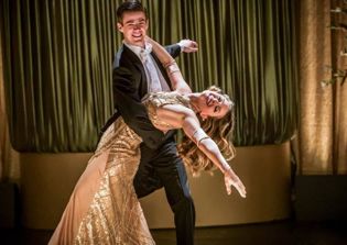 'The Flash' season 3 episode 17 spoilers: Supergirl and The Flash in a comatose; Savitar's identity still kept secret from cast