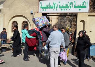 Catholic priest praises Egyptian Muslims helping Christians who fled from ISIS