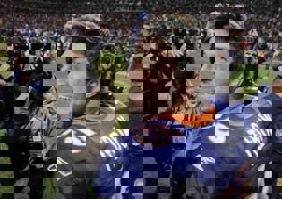 Tim Tebow shares message of faith to Bayside Community Church