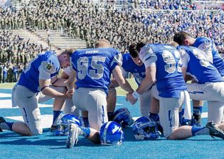 Air Force Academy coach defiantly tweets Bible verses despite complaints