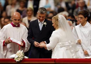 Pope Francis Marries 20 Cohabiting Couples In Push For Inclusion
