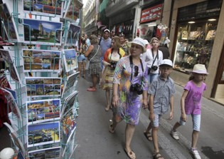 U.S. warns of possible Europe terror attacks, no specific threat