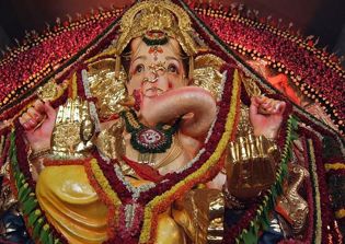 Catholic priest draws backlash for allowing procession of Hindu deity in church