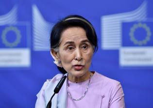 Desmond Tutu castigates Aung San Suu Kyi over Myanmar's persecution of Rohingya Muslims