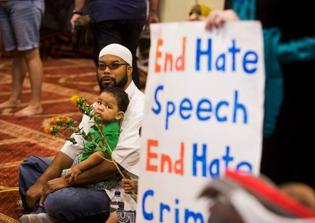 Most white evangelicals don't view Islam as part of American society, Pew survey reveals