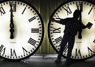 When Does Daylight Savings Time End? Clocks Go Back an Hour on Nov. 2