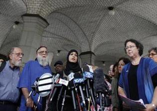 Muslims attend church service to show unity with Christians in London
