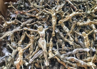 'Satanists' are giving away cursed rosaries to unsuspecting Catholics, Filipino exorcist warns
