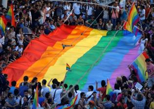 Turkey bans gay pride marches in Istanbul