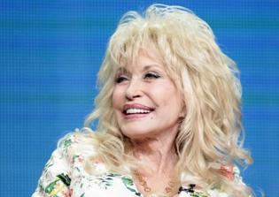 Dolly Parton says praying is part of her pre-show ritual