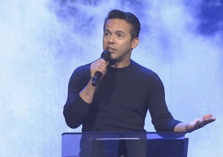 Trump's Inaugural pastor offers church as 'safe haven' for immigrants fearing deportation