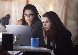 'Orphan Black' season 4 episode 9 spoilers: Sarah and Rachel work together to defeat a common foe, Helena returns after short hiatus