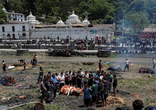 Nepal Exodus Begins as Thousands Flee Quake-Ravaged Capital Amid Aftershocks; Over 3,700 Dead