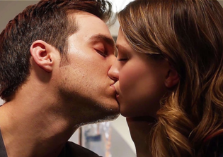 'Supergirl' season 2 episode 9 air date news, spoilers: Mon-El's secret to affect relationship with Kara