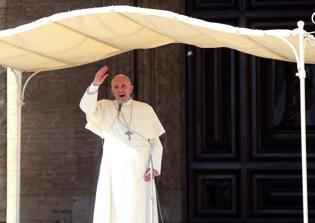 Top Muslim leader lauds Pope Francis for refusing to identify Islam with violence