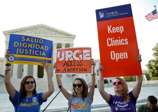 Texas abortion law struck down by U.S. Supreme Court