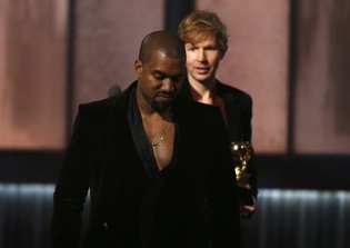Grammy Awards 2015 Controversy: Garbage's Shirley Manson Calls Kanye West 'Petty and Spoilt' for Beck Diss
