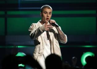 Justin Bieber tells London concert fans: 'Instagram is for the devil'