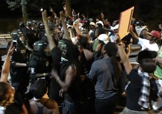 Franklin Graham deplores 'avoidable shootings', pleas for Americans stopped by police to follow their instructions