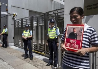 China's crackdown on human rights lawyers, rights advocates continues